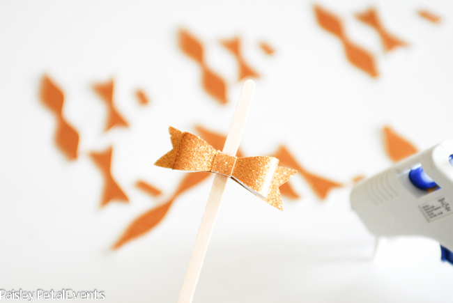 How to Make  Gold Glitter Bow Cupcake Topper - Step 4.2