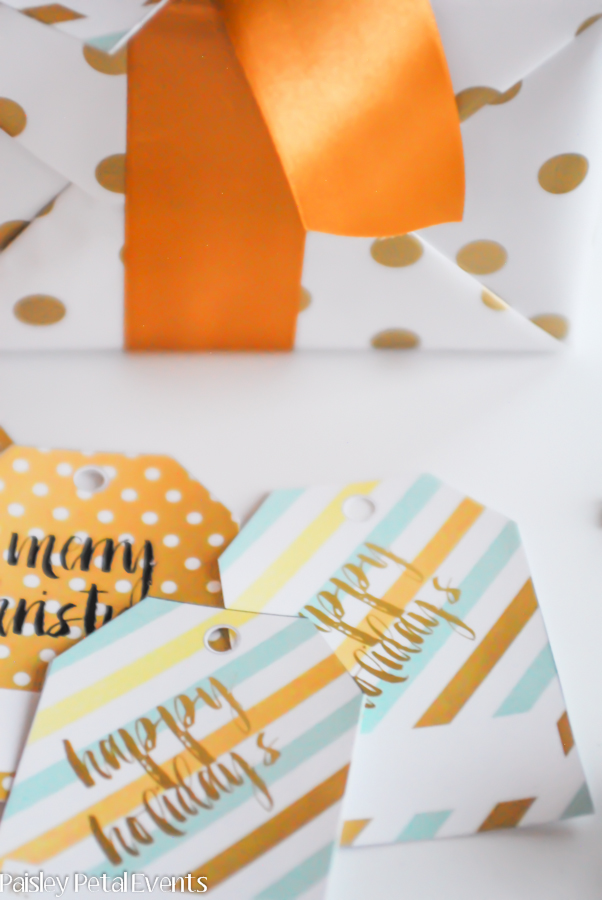 These gold and mint free printable gift tags will look gorgeous on those Christmas gifts this year!