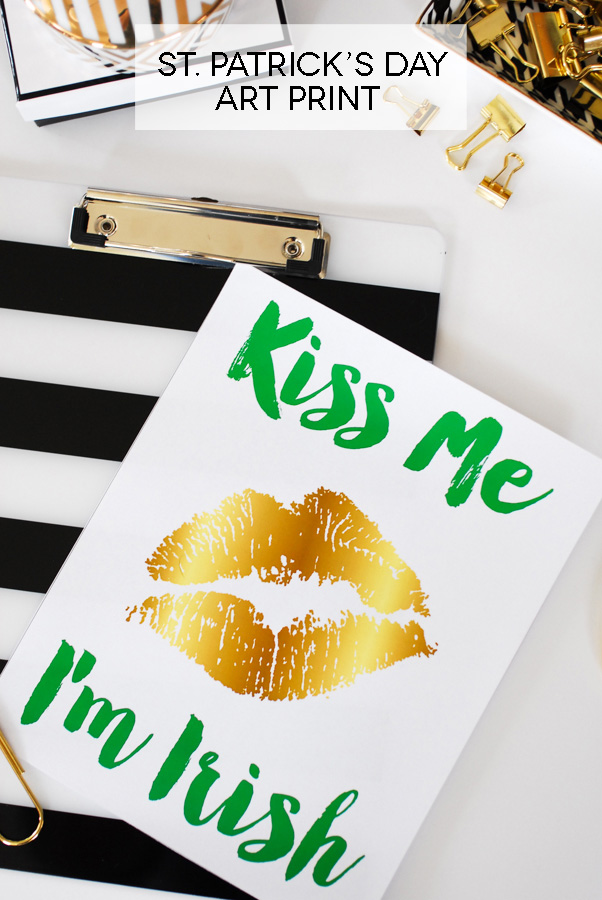 Free St. Patrick's Day printable - Kiss Me I'm Irish art print in a kelly green and gold color scheme