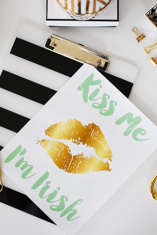 Free St. Patrick's Day printable - Kiss Me I'm Irish art print in a light green and gold color scheme. Quick & easy St. Patrick's Day decor!